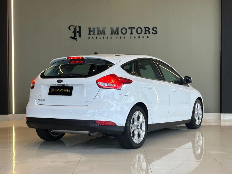 FOCUS 2.0 SE PLUS 16V FLEX 4P AUTOMÁTICO - 2017 - CAXIAS DO SUL