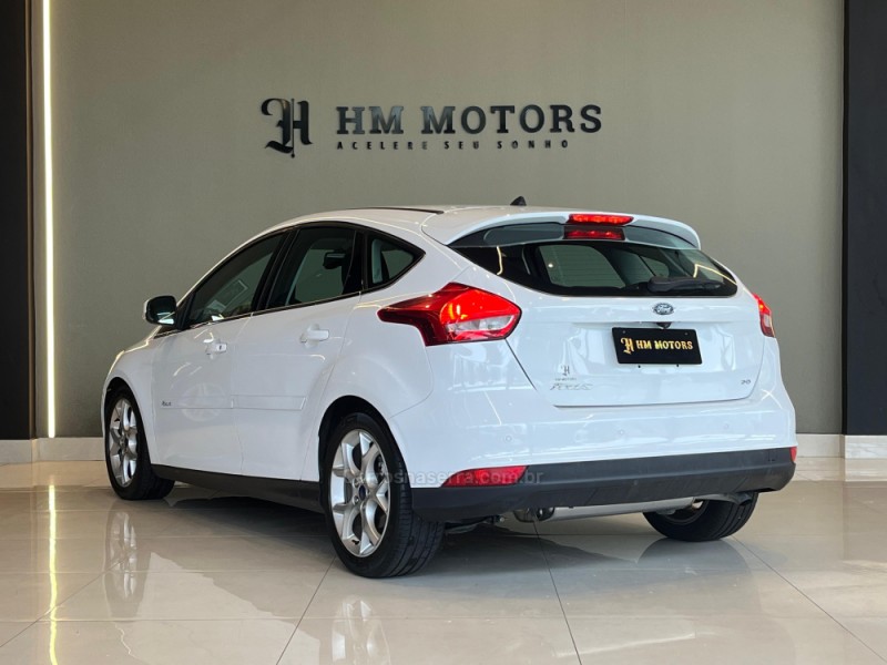 FOCUS 2.0 SE PLUS 16V FLEX 4P AUTOMÁTICO - 2017 - CAXIAS DO SUL