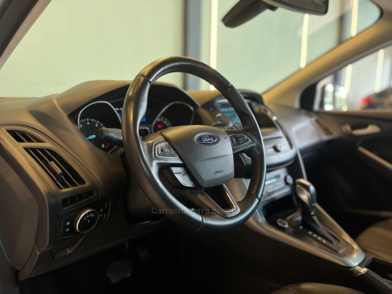 FOCUS 2.0 SE PLUS 16V FLEX 4P AUTOMÁTICO - 2017 - CAXIAS DO SUL