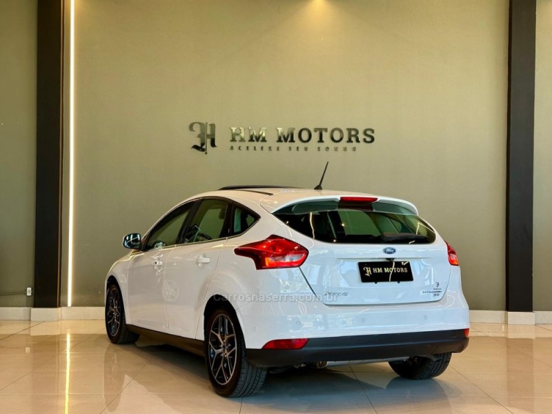 FOCUS 2.0 TITANIUM PLUS HATCH 16V FLEX 4P AUTO - 2016 - CAXIAS DO SUL