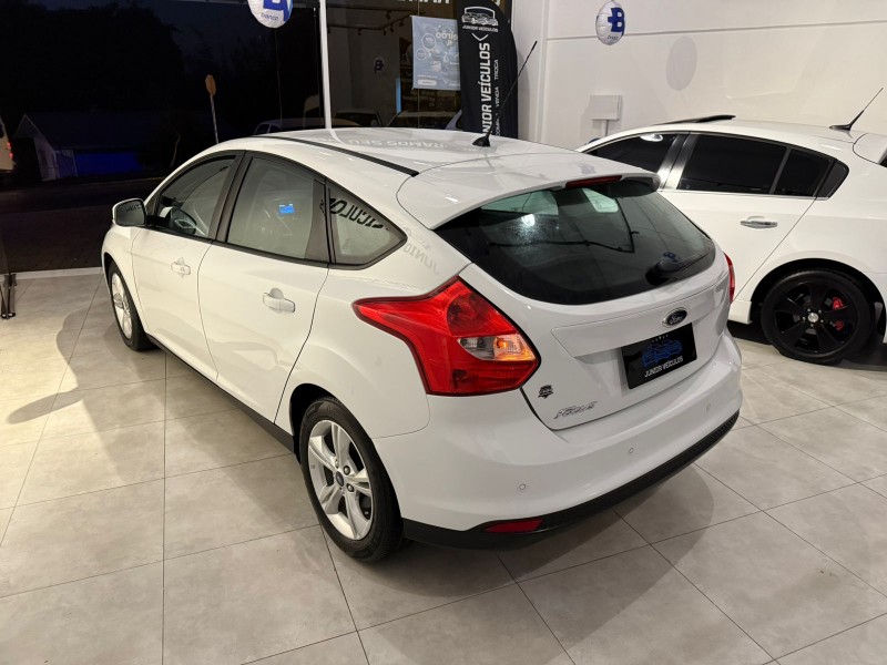 FOCUS 1.6 SE 16V FLEX 4P AUTOMÁTICO - 2015 - BENTO GONçALVES