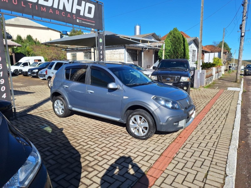 SANDERO 1.6 STEPWAY RIP CURL 8V FLEX 4P MANUAL - 2013 - CAMBARá DO SUL