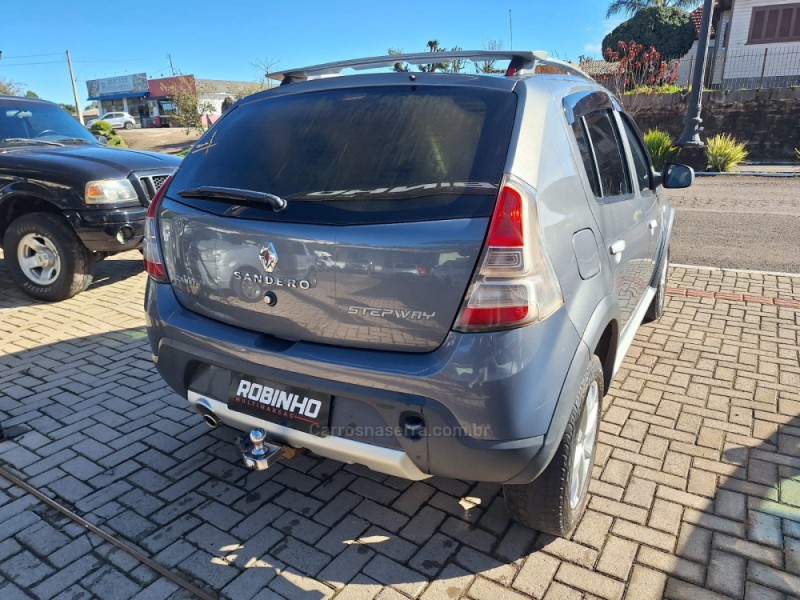 SANDERO 1.6 STEPWAY RIP CURL 8V FLEX 4P MANUAL - 2013 - CAMBARá DO SUL