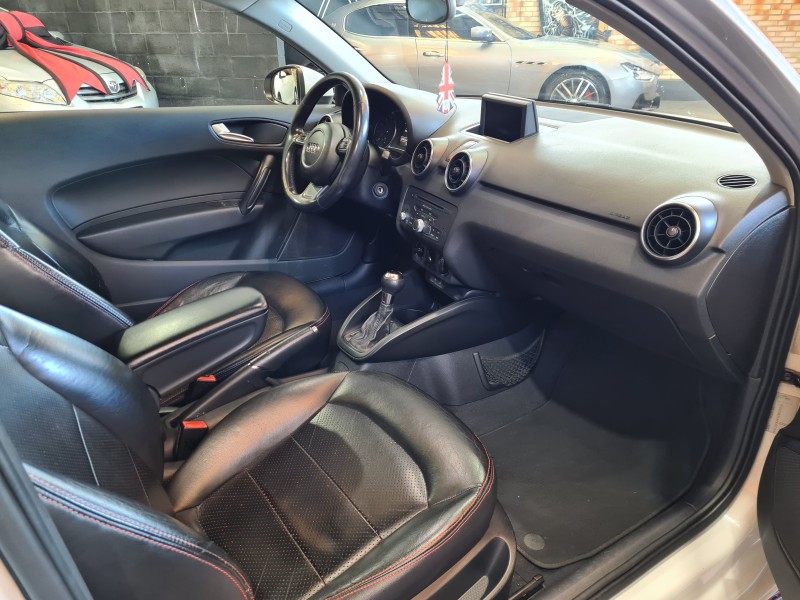 A1 1.4 TFSI ATTRACTION 16V 122CV GASOLINA 2P AUTOMÁTICO - 2012 - FARROUPILHA
