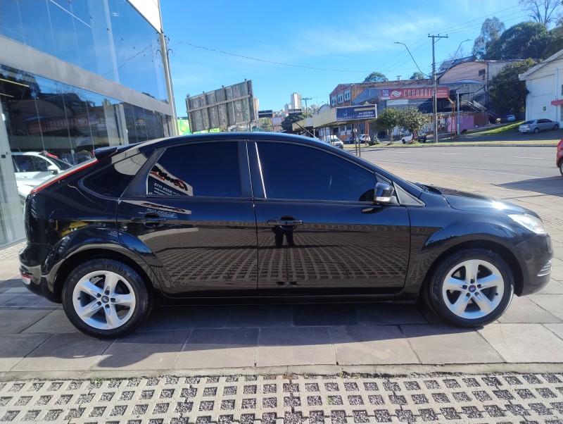 FOCUS 1.6 GLX 8V GASOLINA 4P MANUAL - 2011 - CAXIAS DO SUL