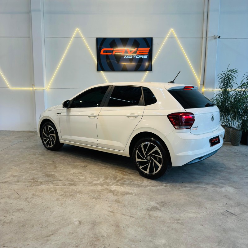POLO 1.0	200 TSI HIGHLINE AUTOMÁTICO  - 2021 - CAXIAS DO SUL