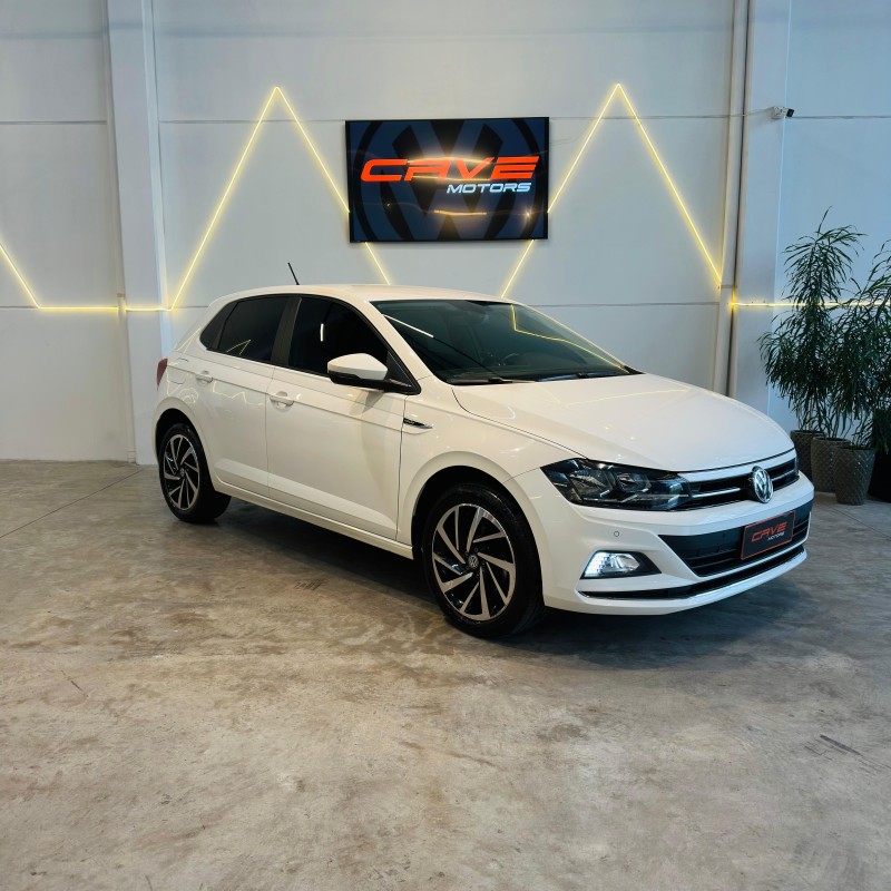 POLO 1.0	200 TSI HIGHLINE AUTOMÁTICO  - 2021 - CAXIAS DO SUL
