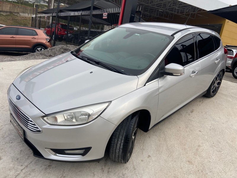 FOCUS 2.0 TITANIUM HATCH 16V FLEX 4P AUTOMÁTICO - 2016 - CAXIAS DO SUL