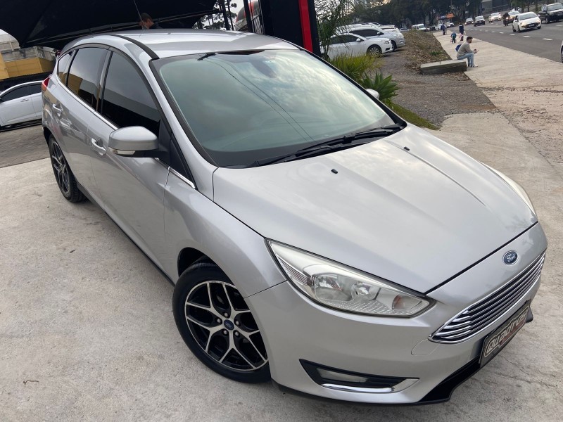 FOCUS 2.0 TITANIUM HATCH 16V FLEX 4P AUTOMÁTICO
