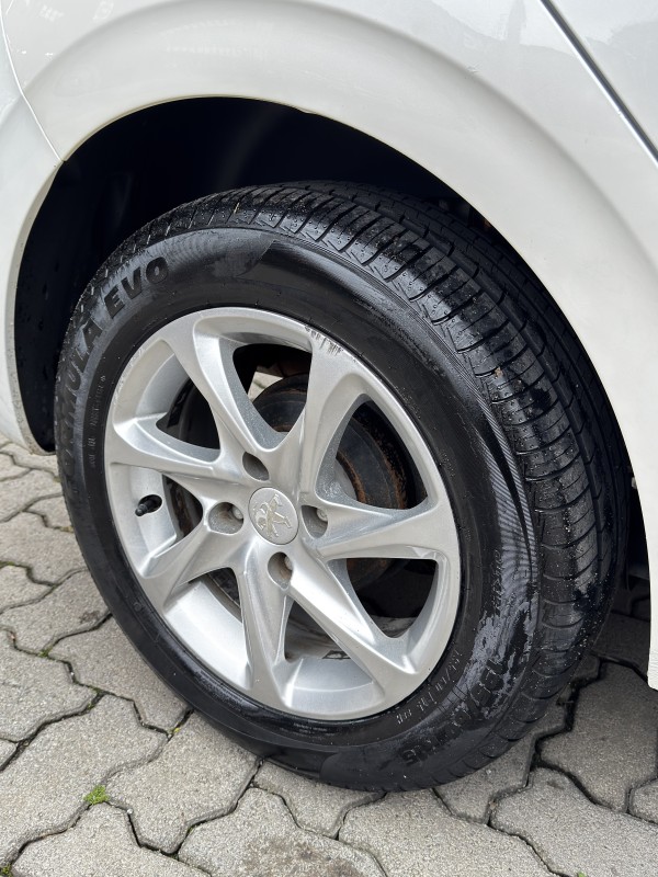 208 1.5 ACTIVE PACK 8V FLEX 4P MANUAL - 2014 - CAXIAS DO SUL