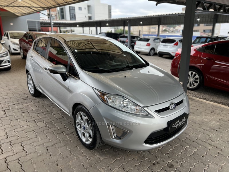 FIESTA 1.6 SE HATCH 16V FLEX 4P MANUAL - 2012 - BOM PRINCíPIO