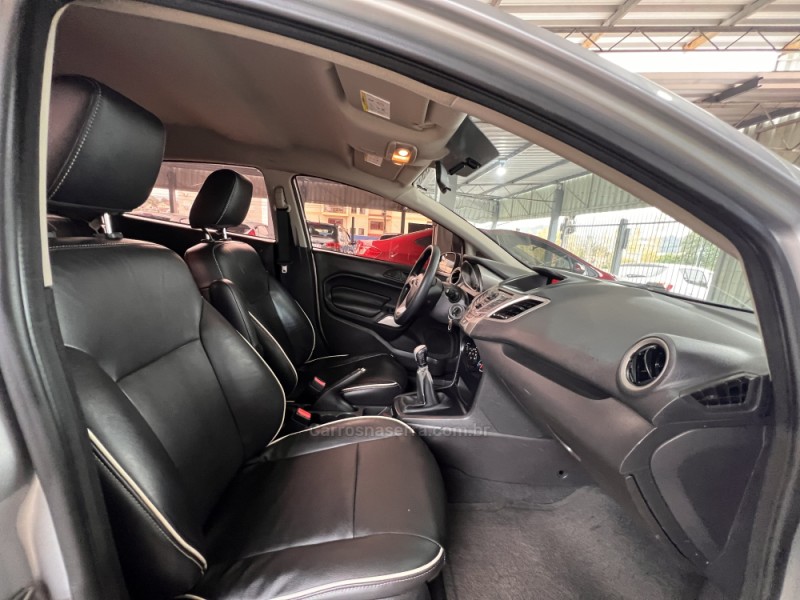 FIESTA 1.6 SE HATCH 16V FLEX 4P MANUAL - 2012 - BOM PRINCíPIO