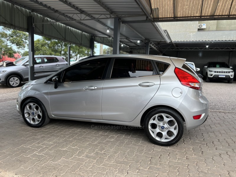 FIESTA 1.6 SE HATCH 16V FLEX 4P MANUAL - 2012 - BOM PRINCíPIO