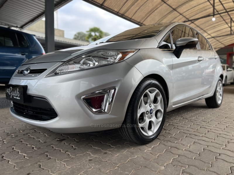 FIESTA 1.6 SE HATCH 16V FLEX 4P MANUAL - 2012 - BOM PRINCíPIO