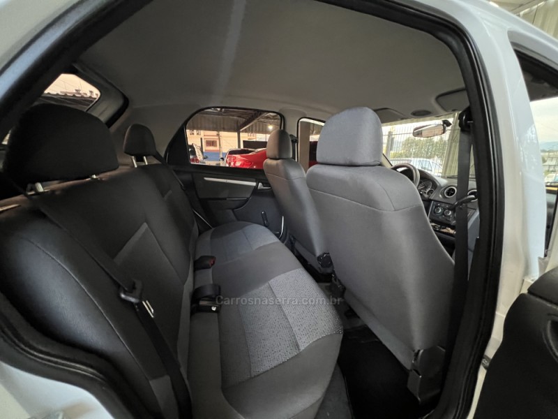 CELTA 1.0 MPFI LT 8V FLEX 4P MANUAL - 2015 - BOM PRINCíPIO