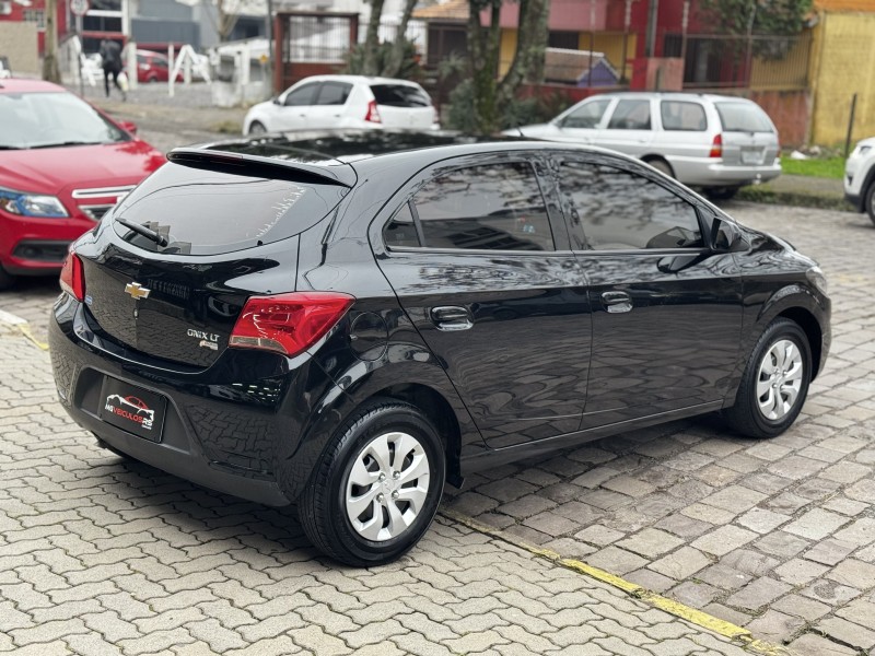 ONIX 1.0 LT PLUS 8V FLEX 4P MANUAL - 2017 - CAXIAS DO SUL