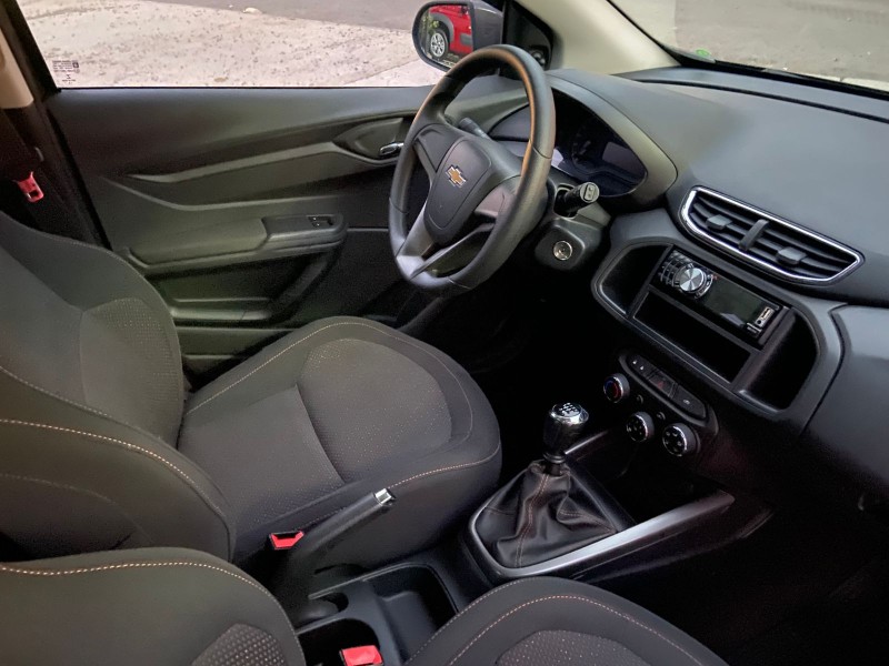 ONIX 1.4 MPFI LT 8V FLEX 4P MANUAL - 2014 - CAXIAS DO SUL