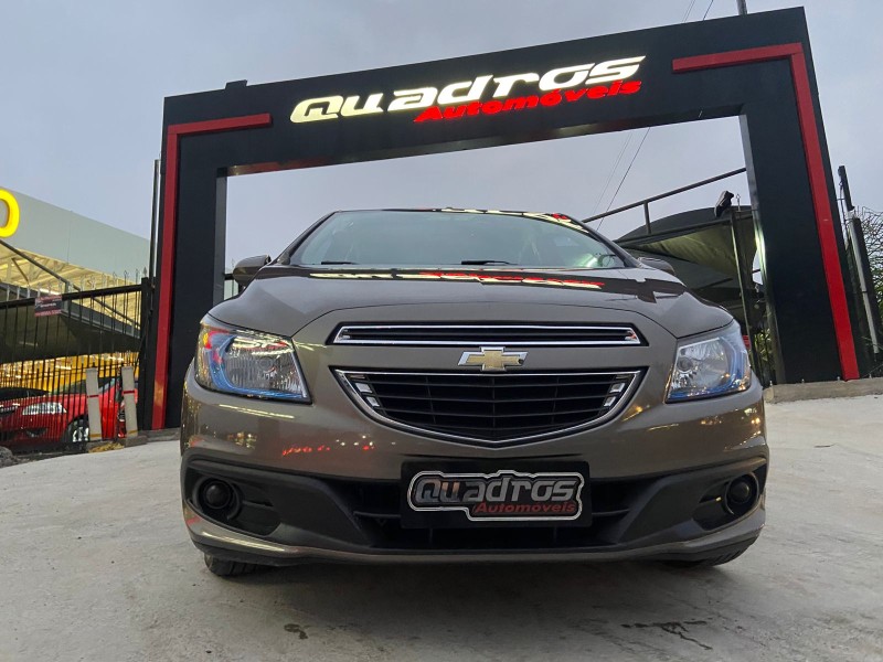 ONIX 1.4 MPFI LT 8V FLEX 4P MANUAL - 2014 - CAXIAS DO SUL