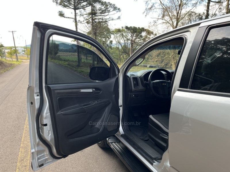 S10 2.8 LS 4X4 CD 16V TURBO DIESEL 4P MANUAL - 2017 - NOVA BASSANO