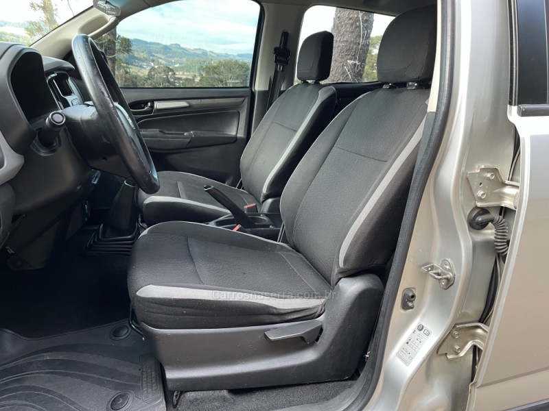 S10 2.8 LS 4X4 CD 16V TURBO DIESEL 4P MANUAL - 2017 - NOVA BASSANO