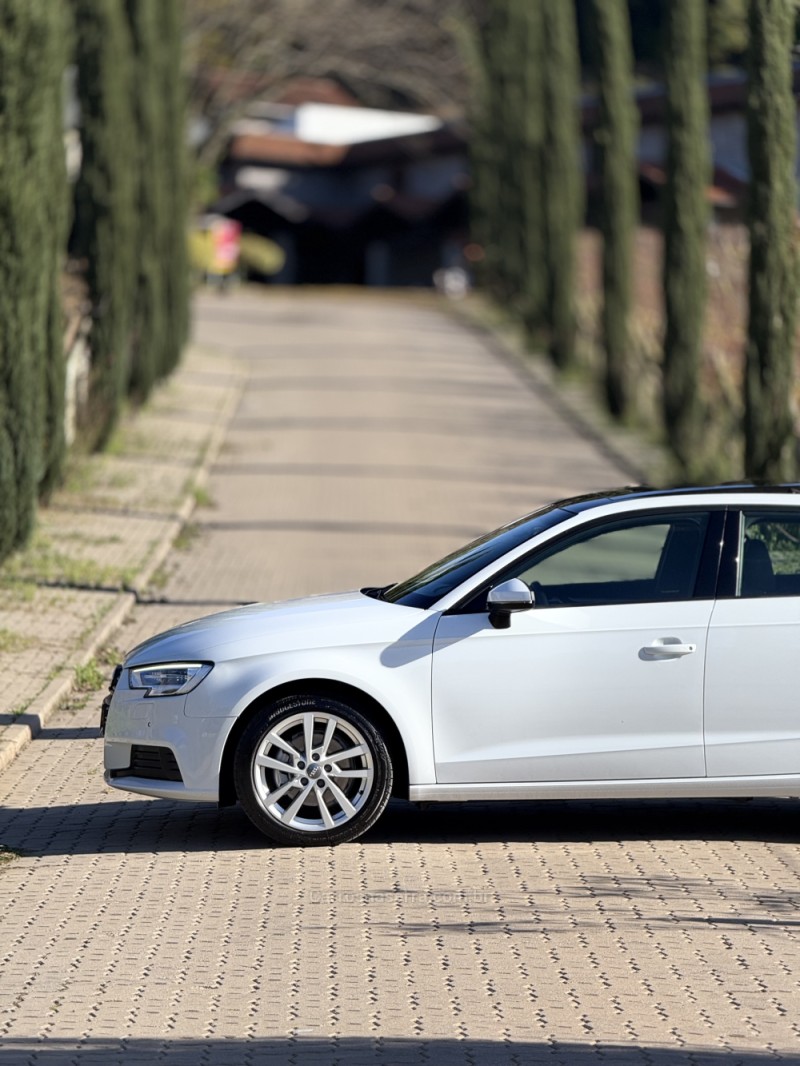A3 1.4 TFSI SPORTBACK 16V GASOLINA 4P S-TRONIC - 2019 - CAXIAS DO SUL