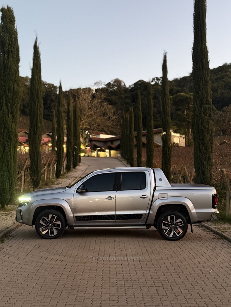AMAROK 3.0 V6 EXTREME CD DIESEL 4X4 AT 4P AUTOMÁTICO - 2025 - CAXIAS DO SUL