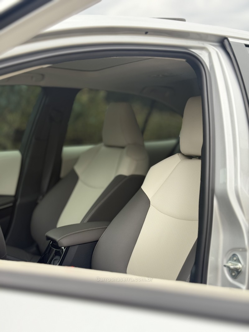 COROLLA 1.8 ALTIS PREMIUM 16V HÍBRIDO 4P AUTOMÁTICO - 2025 - CAXIAS DO SUL