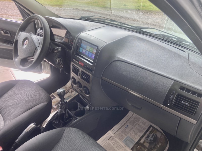 PALIO 1.6 MPI ESSENCE 16V FLEX 4P MANUAL - 2011 - NOVA PRATA