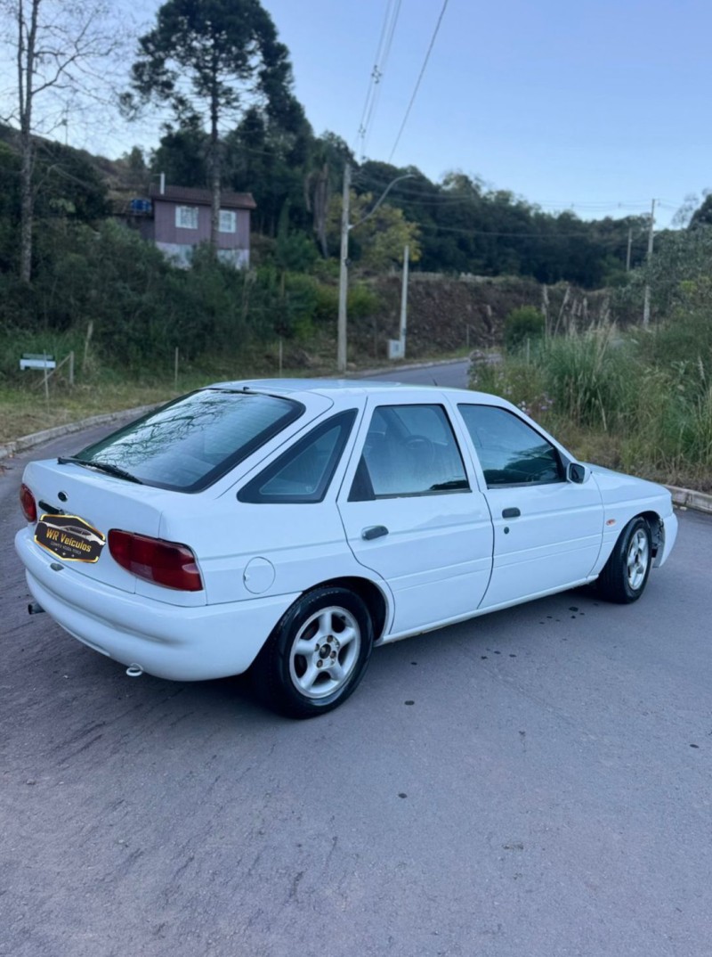 ESCORT 1.8 I GL 16V GASOLINA 4P MANUAL - 1999 - BENTO GONçALVES