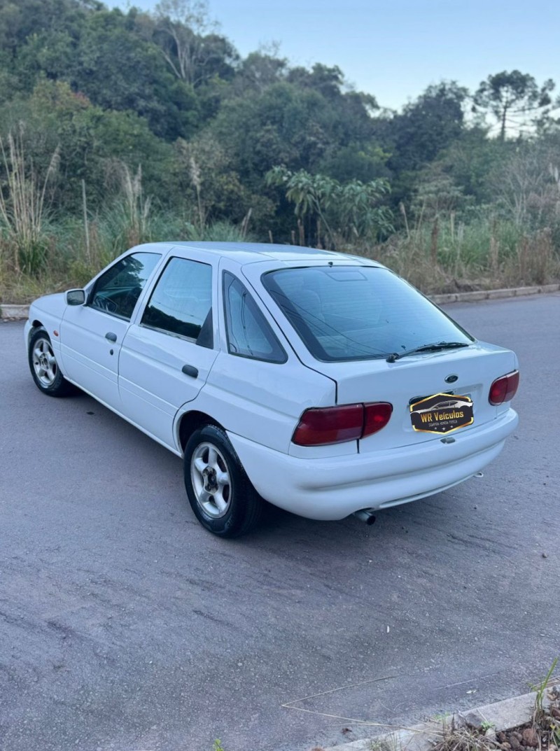 ESCORT 1.8 I GL 16V GASOLINA 4P MANUAL - 1999 - BENTO GONçALVES