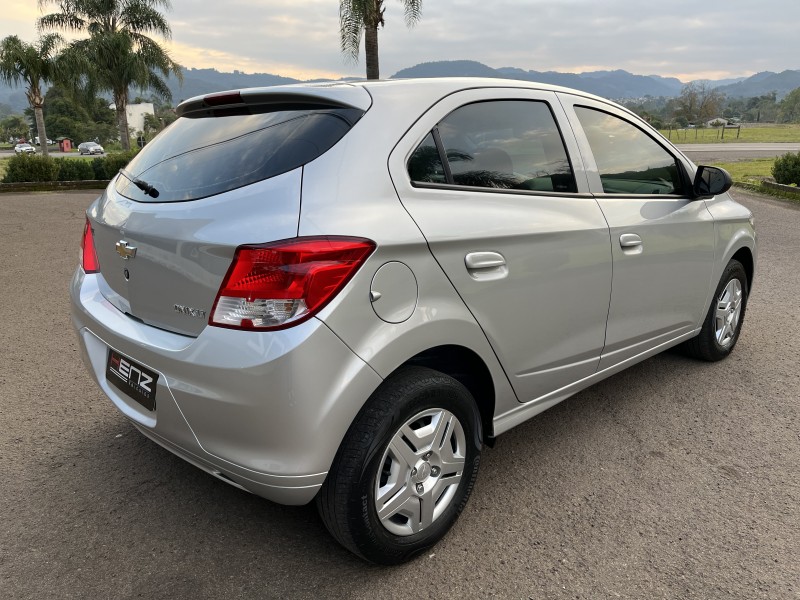 ONIX 1.0 JOY 8V FLEX 4P MANUAL - 2015 - BOM PRINCíPIO