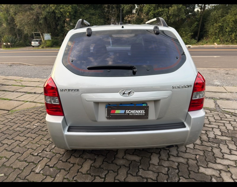 TUCSON 2.0 MPFI GL 16V 142CV 2WD GASOLINA 4P MANUAL - 2011 - NOVA PETRóPOLIS