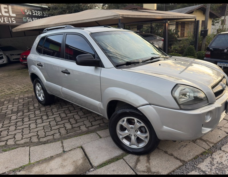 TUCSON 2.0 MPFI GL 16V 142CV 2WD GASOLINA 4P MANUAL - 2011 - NOVA PETRóPOLIS