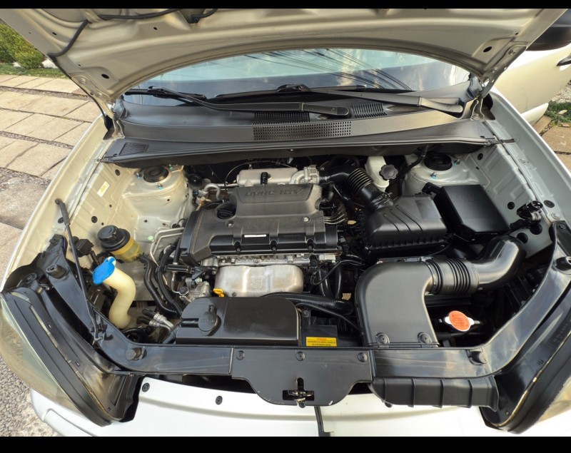 TUCSON 2.0 MPFI GL 16V 142CV 2WD GASOLINA 4P MANUAL - 2011 - NOVA PETRóPOLIS
