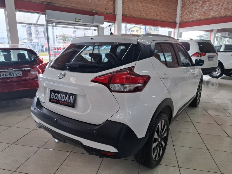KICKS 1.6 16V FLEX SV PACK PLUS 4P XTRONIC - 2017 - FARROUPILHA