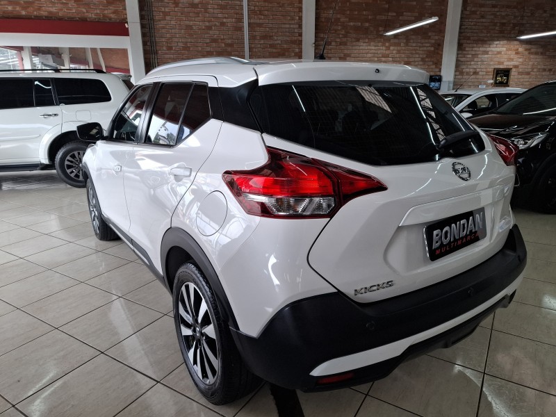 KICKS 1.6 16V FLEX SV PACK PLUS 4P XTRONIC - 2017 - FARROUPILHA