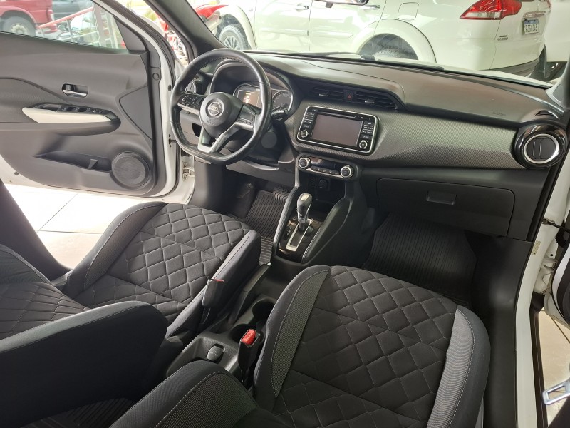 KICKS 1.6 16V FLEX SV PACK PLUS 4P XTRONIC - 2017 - FARROUPILHA
