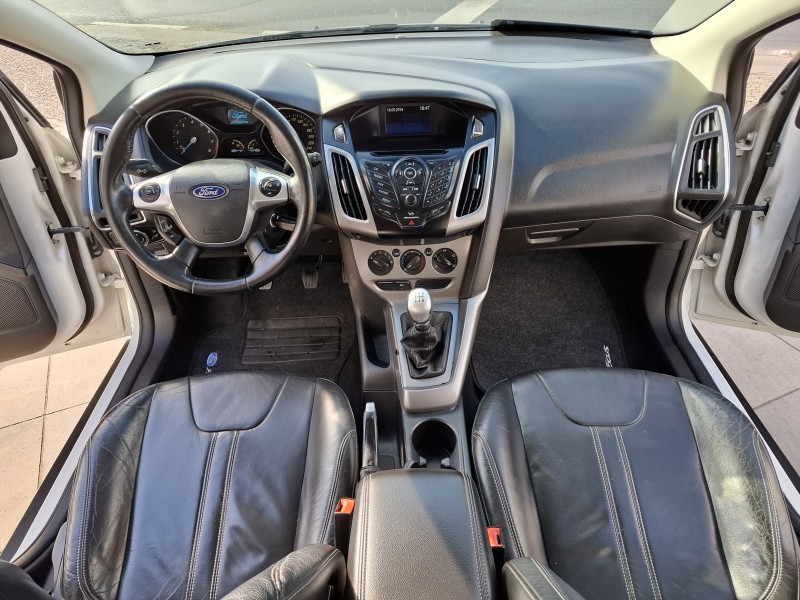 FOCUS 1.6 SE 16V FLEX 4P MANUAL - 2015 - FARROUPILHA