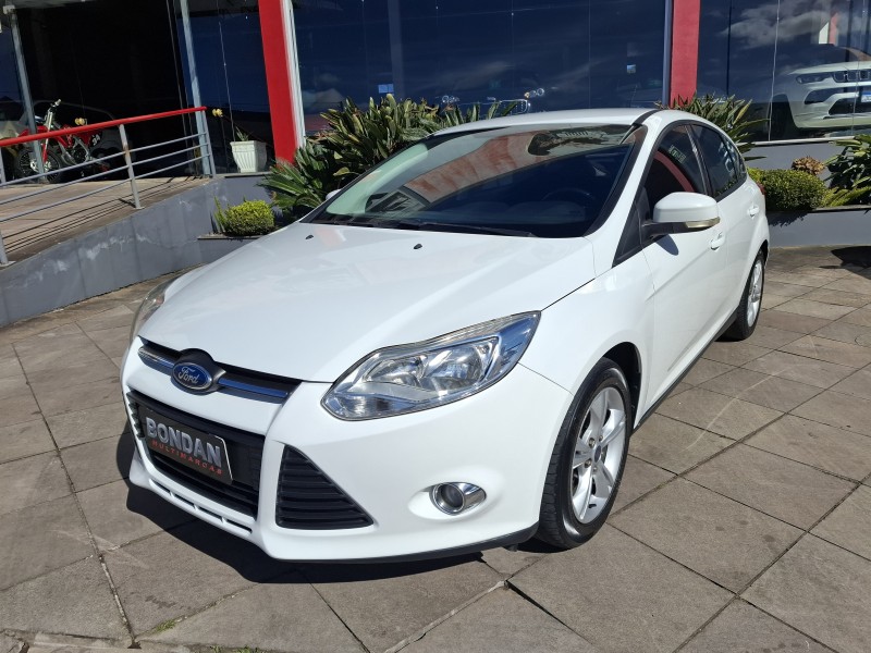 FOCUS 1.6 SE 16V FLEX 4P MANUAL - 2015 - FARROUPILHA