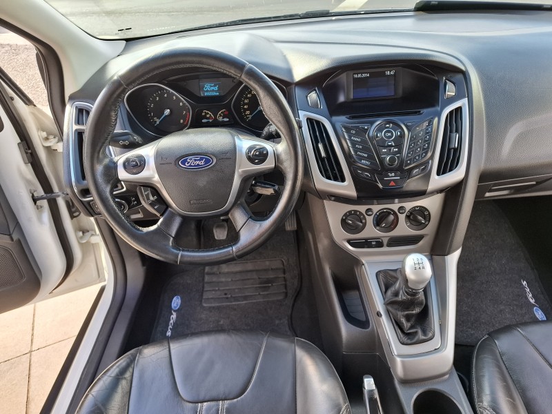 FOCUS 1.6 SE 16V FLEX 4P MANUAL - 2015 - FARROUPILHA