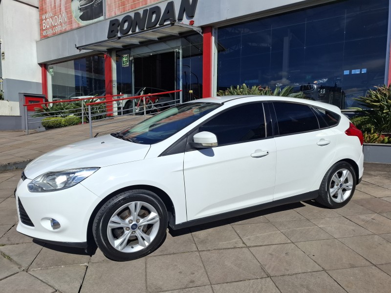 FOCUS 1.6 SE 16V FLEX 4P MANUAL - 2015 - FARROUPILHA