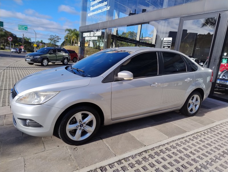 focus 1.6 glx sedan 16v flex 4p manual 2011 caxias do sul