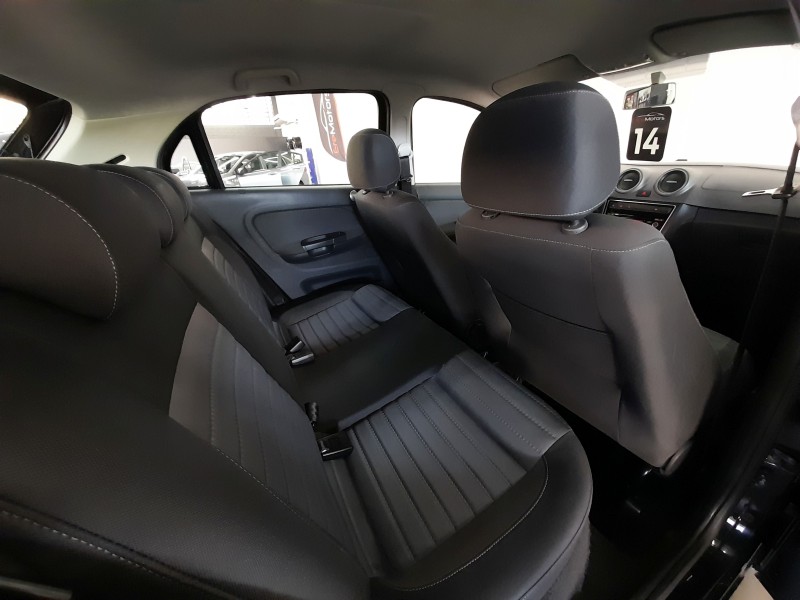 GOL 1.6 MI HIGHLINE 8V FLEX 4P MANUAL - 2014 - ERECHIM