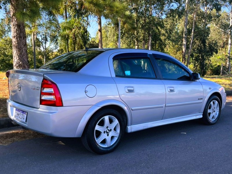 ASTRA 2.0 MPFI COMFORT SEDAN 8V FLEX 4P MANUAL - 2005 - SãO SEBASTIãO DO CAí
