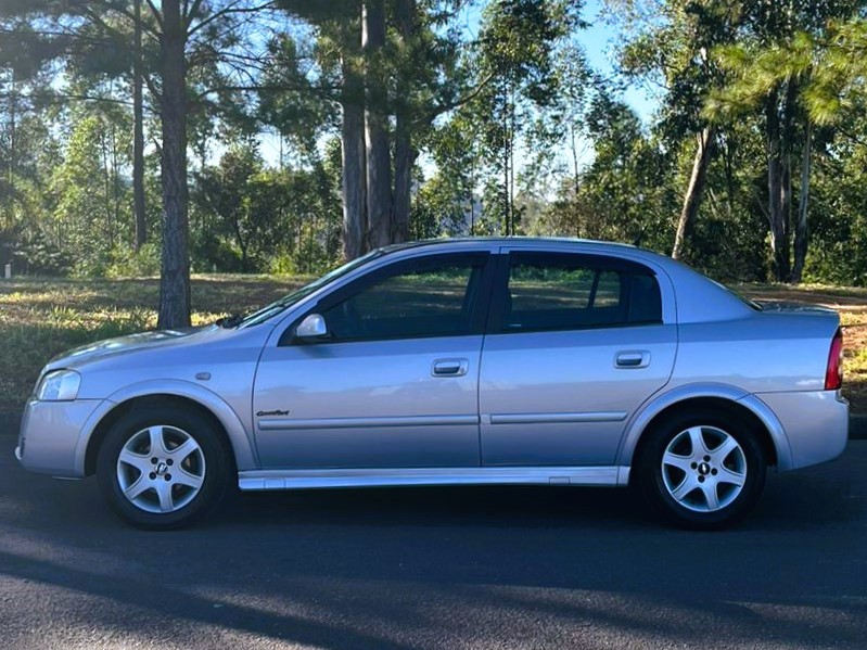 ASTRA 2.0 MPFI COMFORT SEDAN 8V FLEX 4P MANUAL - 2005 - SãO SEBASTIãO DO CAí