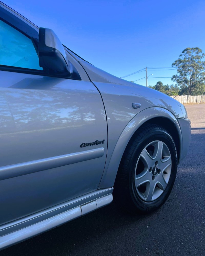 ASTRA 2.0 MPFI COMFORT SEDAN 8V FLEX 4P MANUAL - 2005 - SãO SEBASTIãO DO CAí