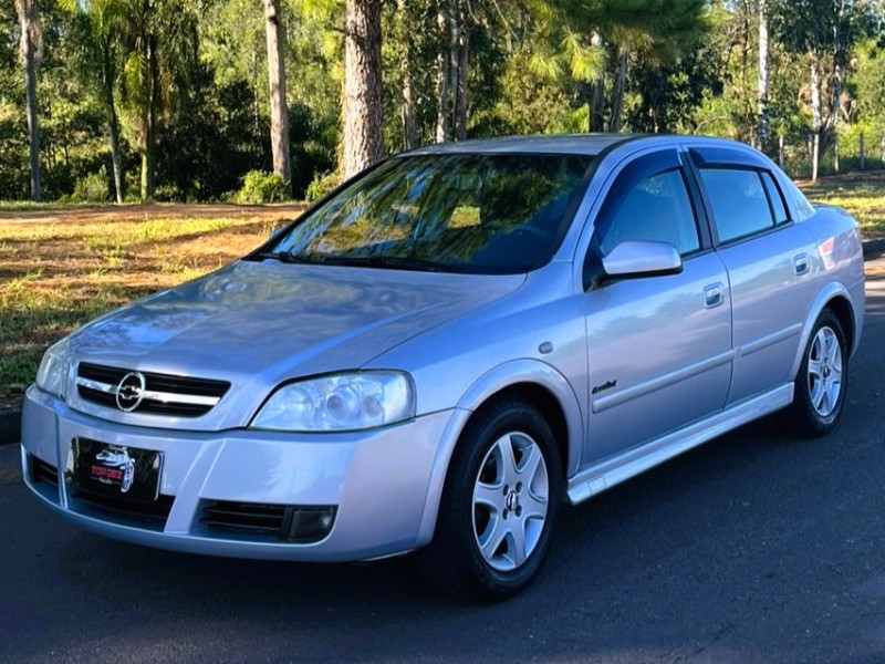 ASTRA 2.0 MPFI COMFORT SEDAN 8V FLEX 4P MANUAL - 2005 - SãO SEBASTIãO DO CAí