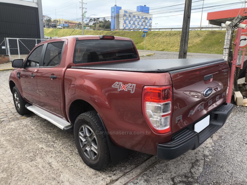 RANGER 2.2 XL 4X4 CD 16V DIESEL 4P MANUAL - 2017 - FARROUPILHA