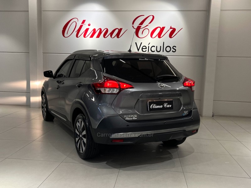 KICKS 1.6 16V FLEX SV PACK PLUS 4P XTRONIC - 2018 - FLORES DA CUNHA
