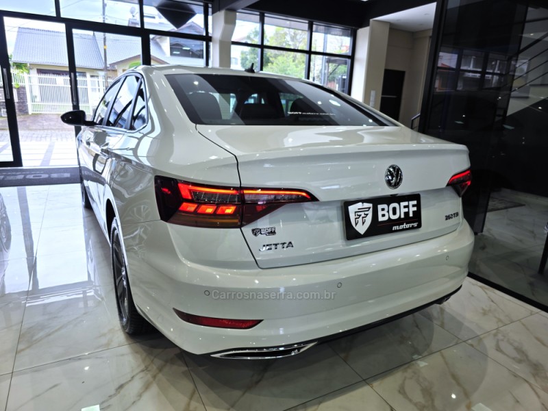 JETTA 1.4 R-LINE 250 16V TSI FLEX 4P AUTOMÁTICO - 2020 - CAXIAS DO SUL